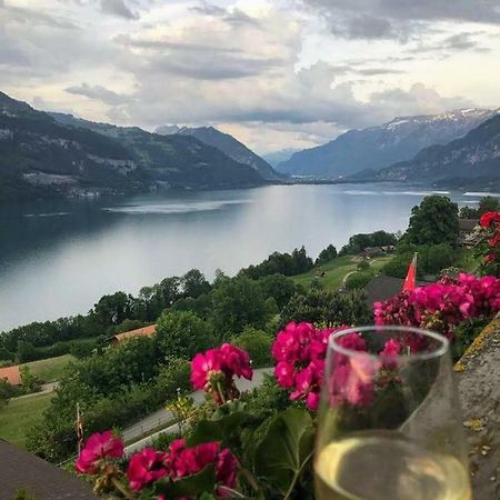 Traumhaftes Chalet Mit Seesicht Krattigen Екстериор снимка