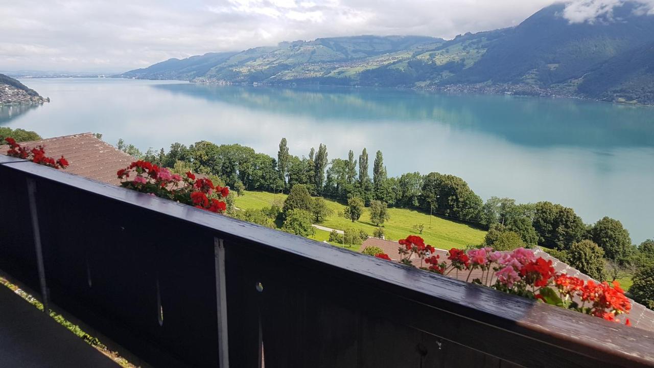 Traumhaftes Chalet Mit Seesicht Krattigen Екстериор снимка