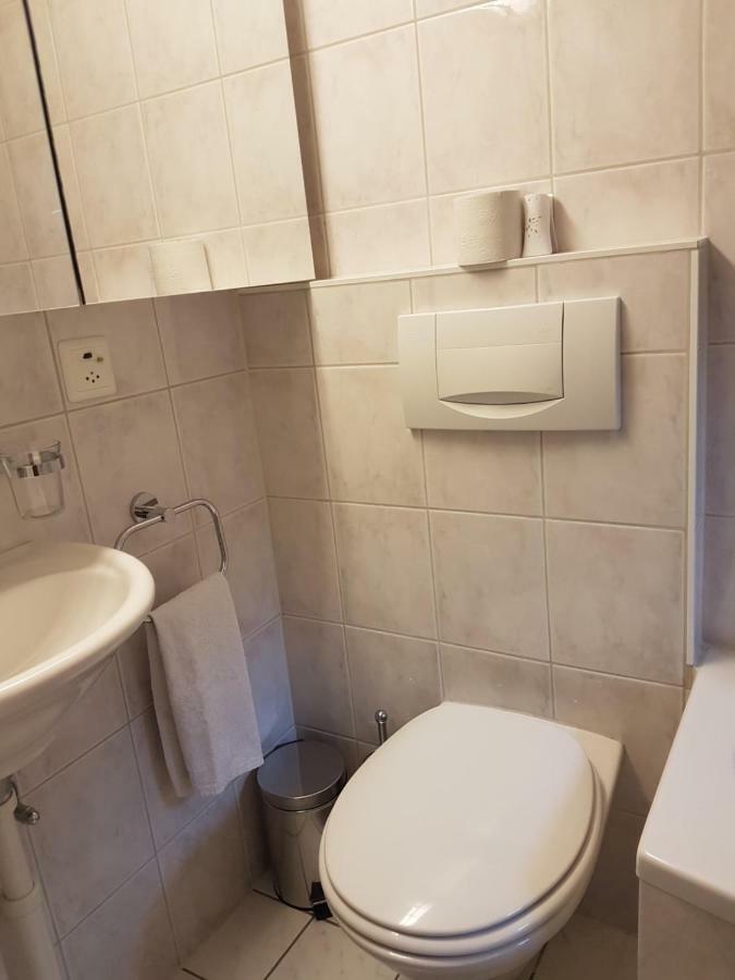 Traumhaftes Chalet Mit Seesicht Krattigen Екстериор снимка