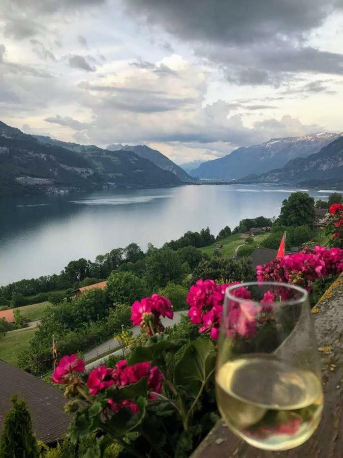 Traumhaftes Chalet Mit Seesicht Krattigen Екстериор снимка